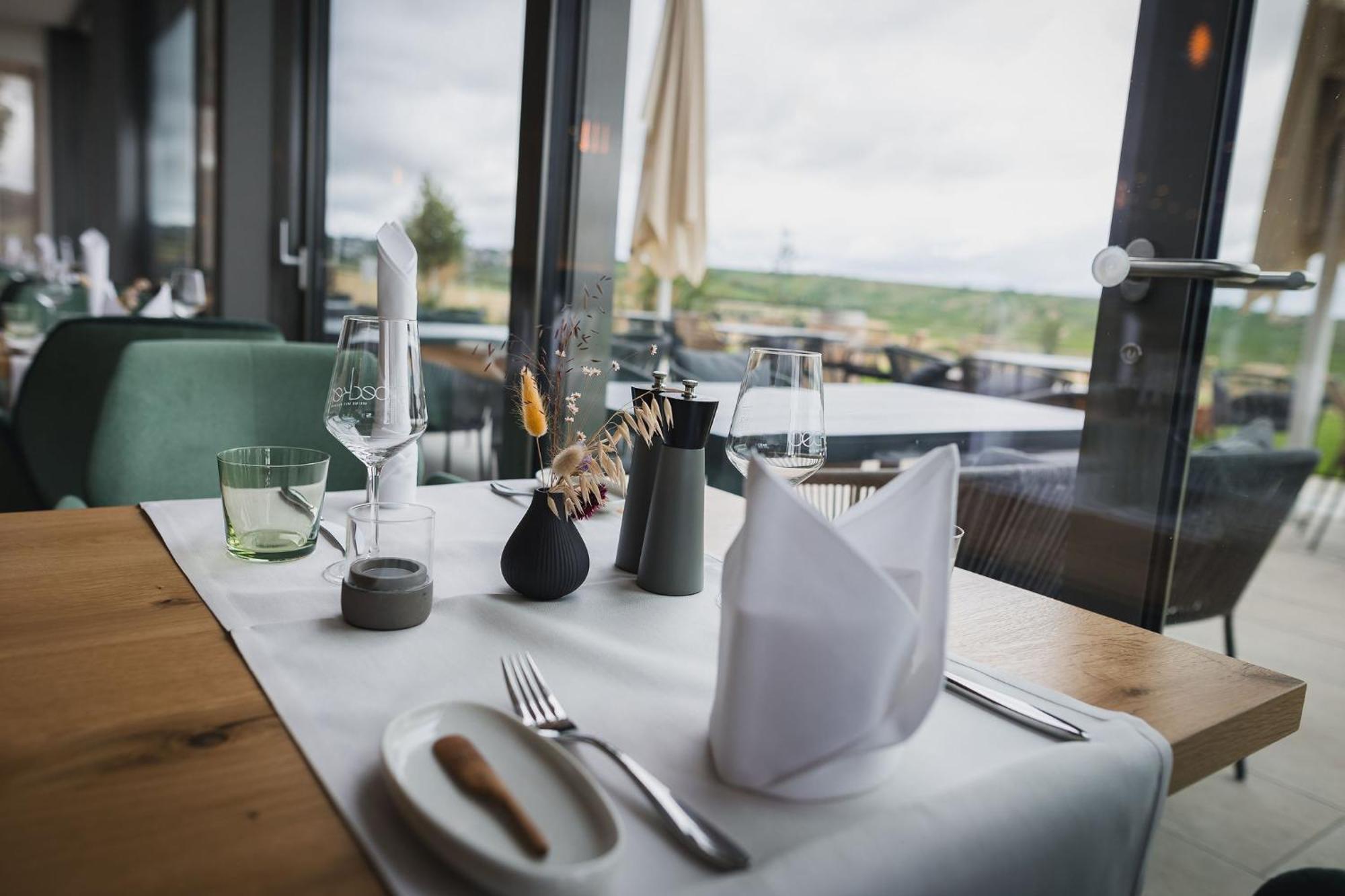 Weinzuhause Hotel-Restaurant-Vinothek Mommenheim Exteriér fotografie